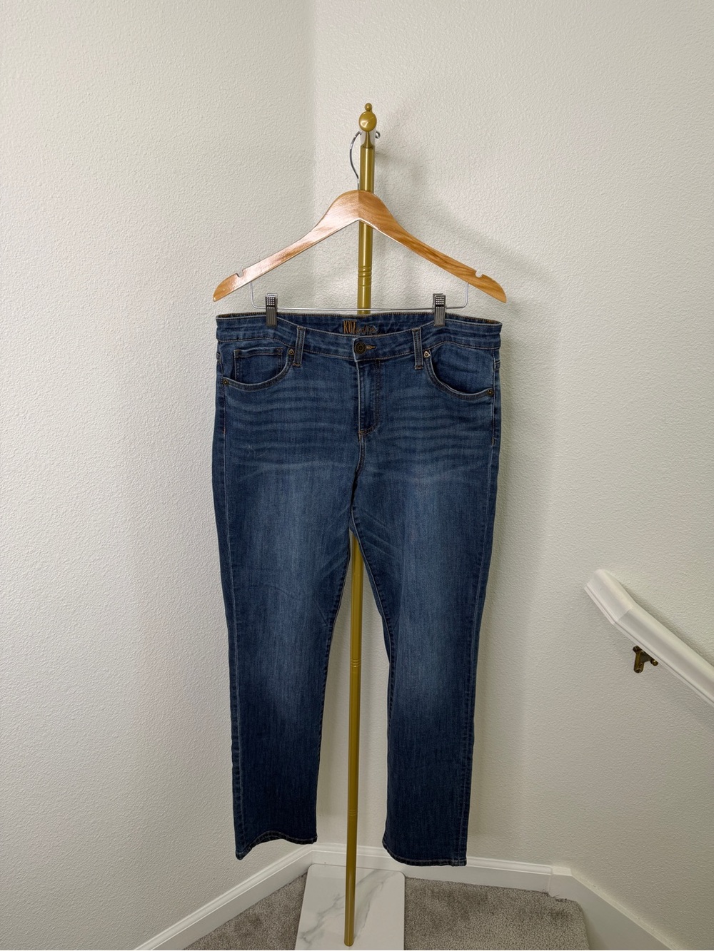 Kut from the Kloth Women’s Catherine Boyfriend Jeans Dark Wash Size 12